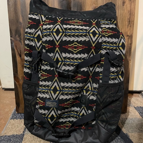 Pendleton backpack - Picture 2 of 7